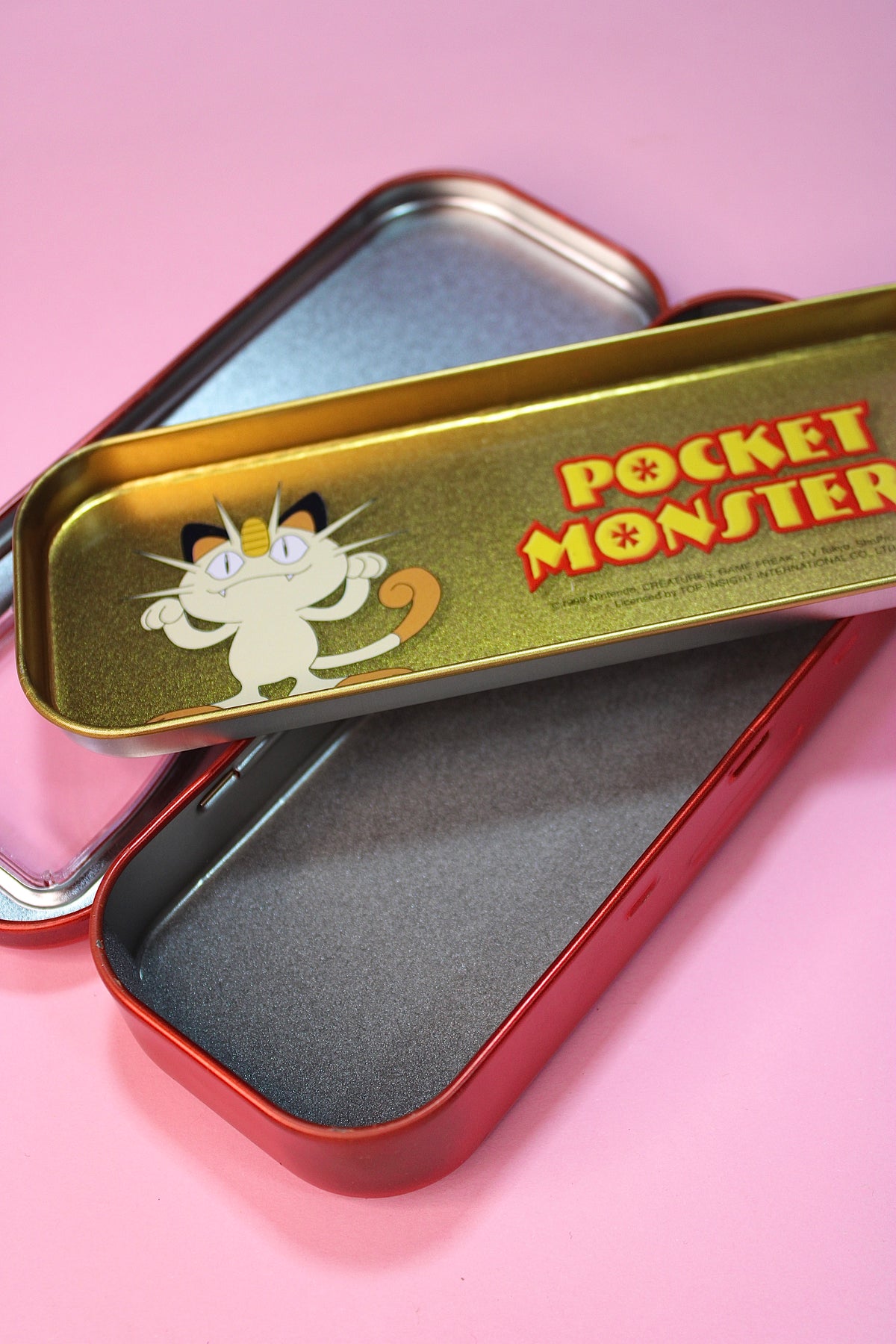Estuche metálico Pokemon