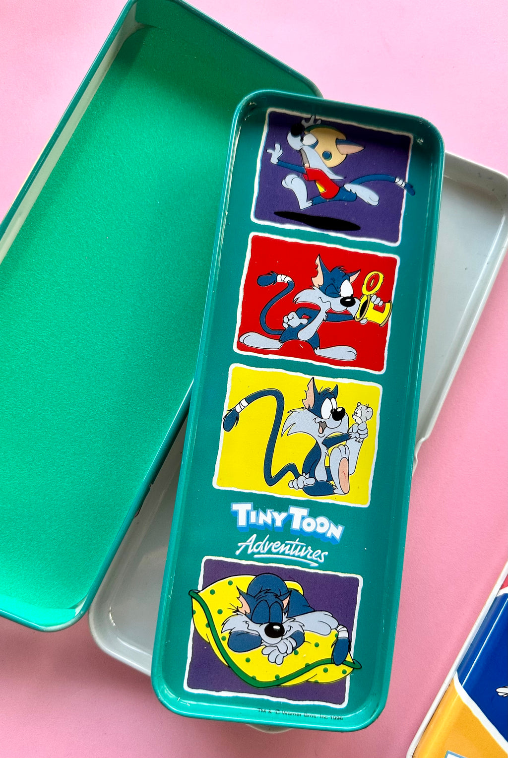 Tiny Toons - Estuche metálico