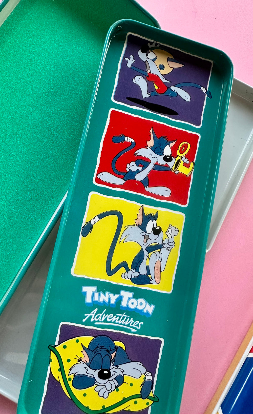 Tiny Toons - Estuche metálico